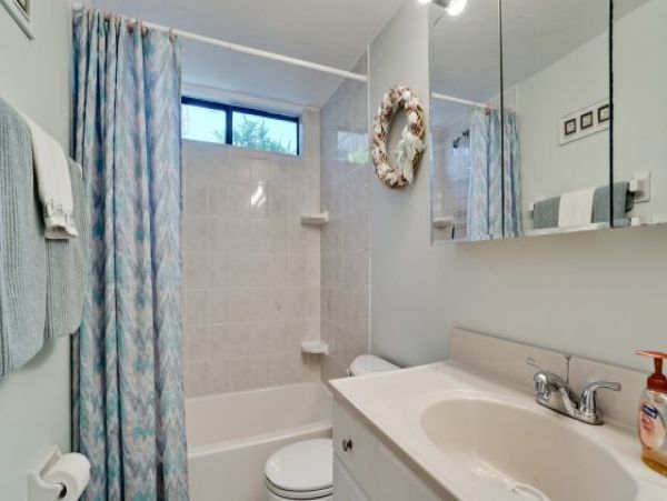 Two Bedrooms Beach Condo across the street from the Beach