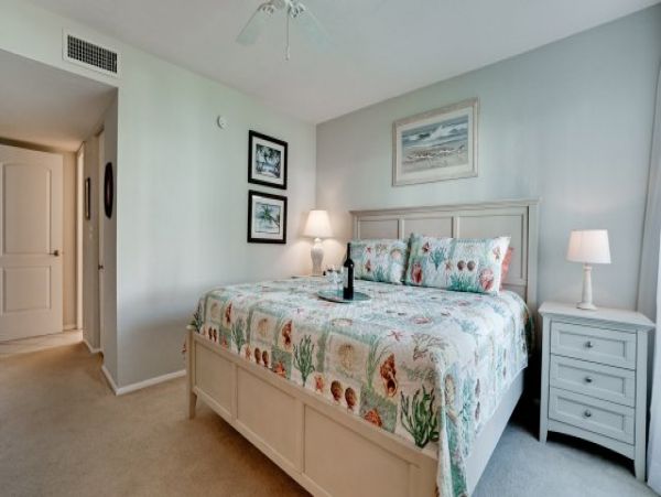 Two Bedrooms Beach Condo across the street from the Beach