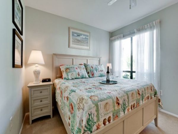 Two Bedrooms Beach Condo across the street from the Beach