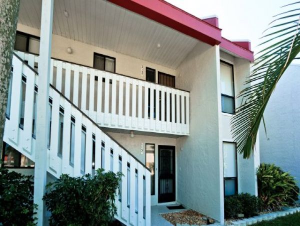 Two Bedrooms Beach Condo With Pool