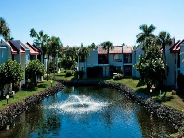 Two Bedrooms Beach Condo With Pool