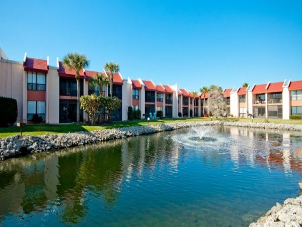 Two Bedrooms Beach Condo With Pool