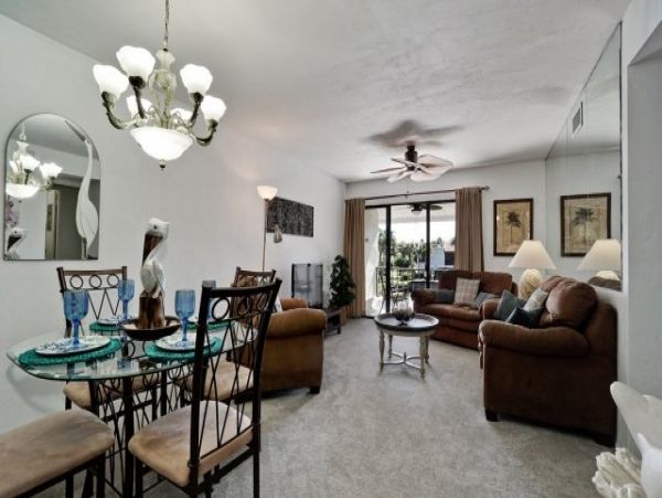 Two Bedrooms Beach Condo With Pool
