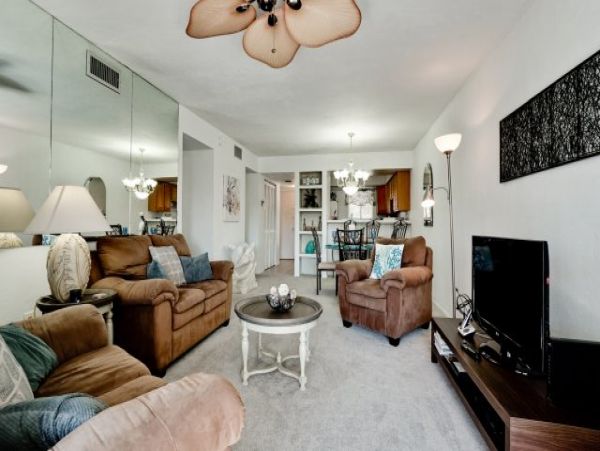 Two Bedrooms Beach Condo With Pool