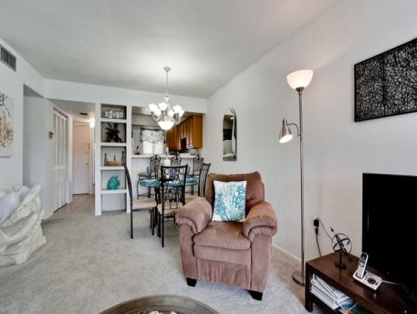 Two Bedrooms Beach Condo With Pool