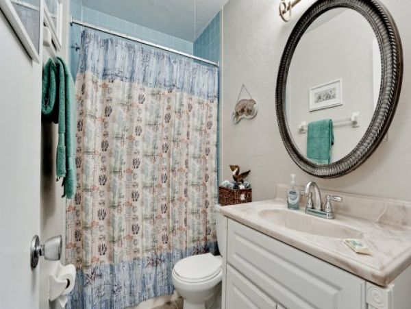 Two Bedrooms Beach Condo With Pool