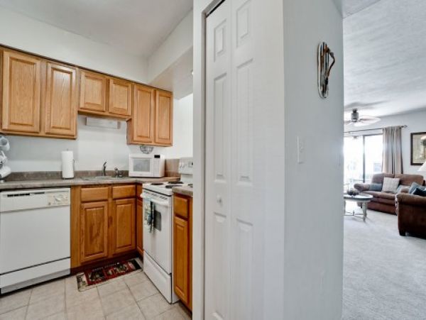 Two Bedrooms Beach Condo With Pool