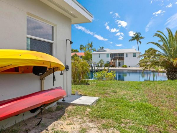 Fort Myers Vacation Home Sleeps 12 Guests