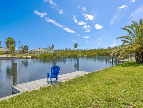 Fort Myers Vacation Home Sleeps 12 Guests