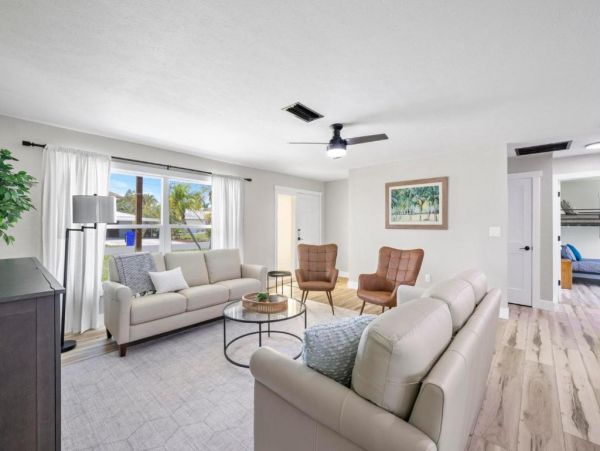 Fort Myers Vacation Home Sleeps 12 Guests