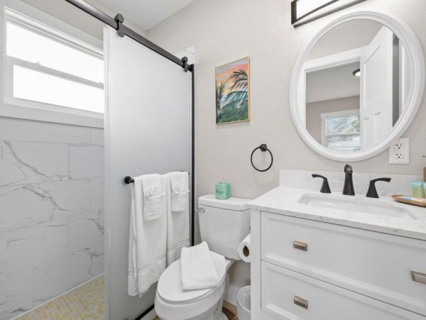 Fort Myers Vacation Home Sleeps 12 Guests
