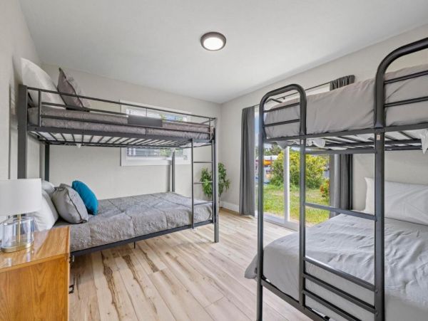 Fort Myers Vacation Home Sleeps 12 Guests