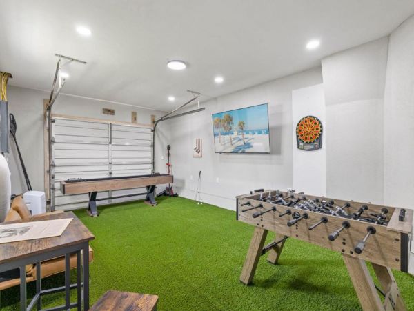 Fort Myers Vacation Home Sleeps 12 Guests