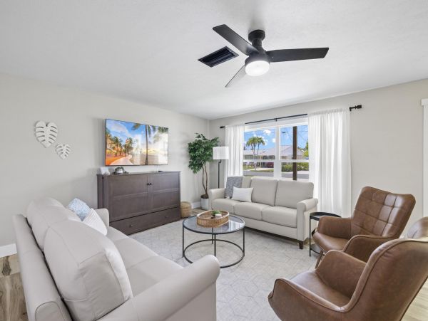 Fort Myers Vacation Home Sleeps 12 Guests