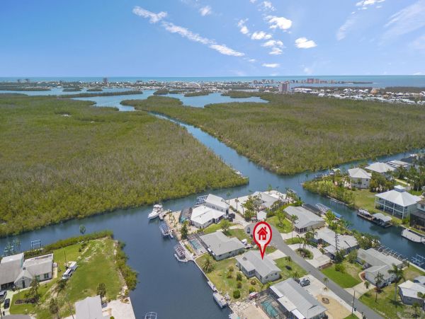 Fort Myers Vacation Home Sleeps 12 Guests
