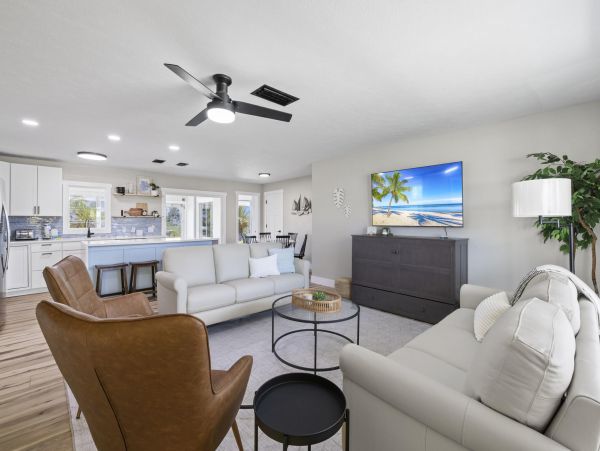 Fort Myers Vacation Home Sleeps 12 Guests