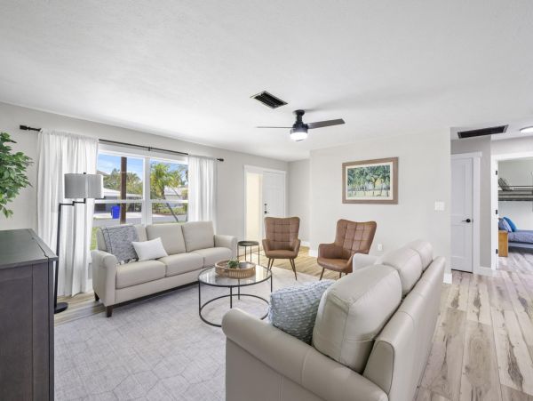 Fort Myers Vacation Home Sleeps 12 Guests