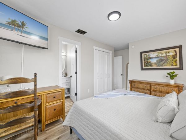 Fort Myers Vacation Home Sleeps 12 Guests