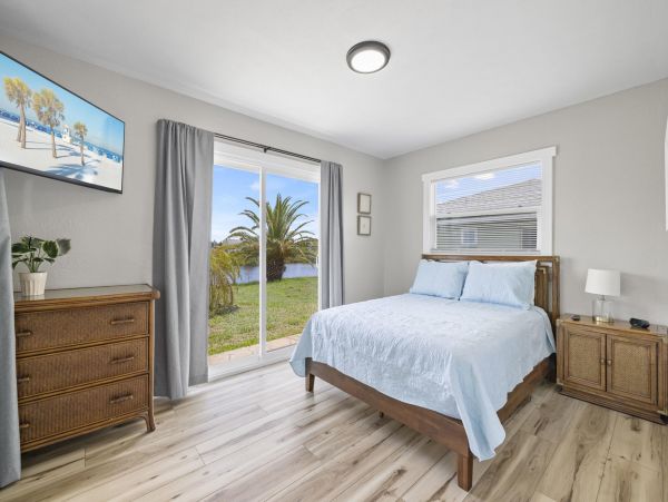 Fort Myers Vacation Home Sleeps 12 Guests