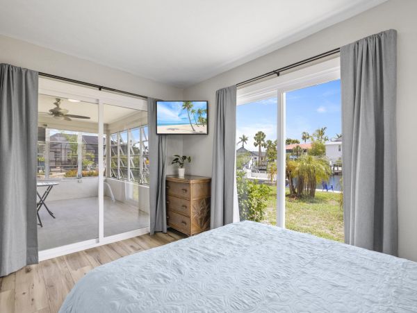 Fort Myers Vacation Home Sleeps 12 Guests