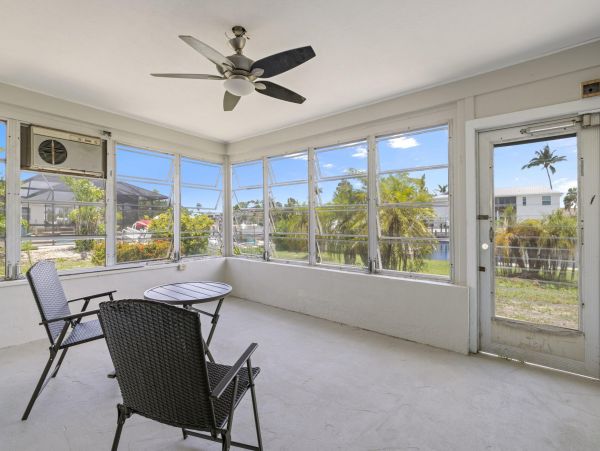 Fort Myers Vacation Home Sleeps 12 Guests