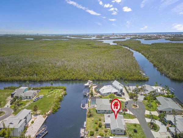 Fort Myers Vacation Home Sleeps 12 Guests