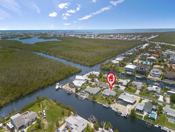 Fort Myers Vacation Home Sleeps 12 Guests