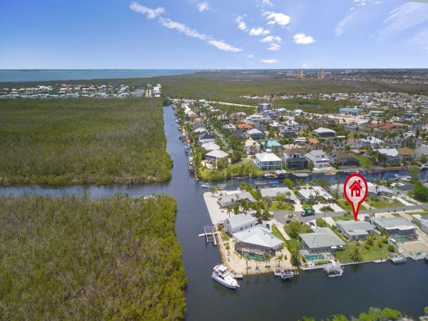 Fort Myers Vacation Home Sleeps 12 Guests