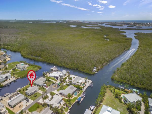 Fort Myers Vacation Home Sleeps 12 Guests