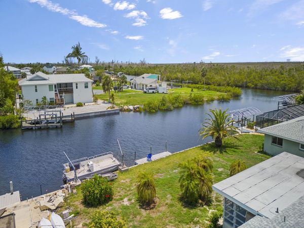 Fort Myers Vacation Home Sleeps 12 Guests