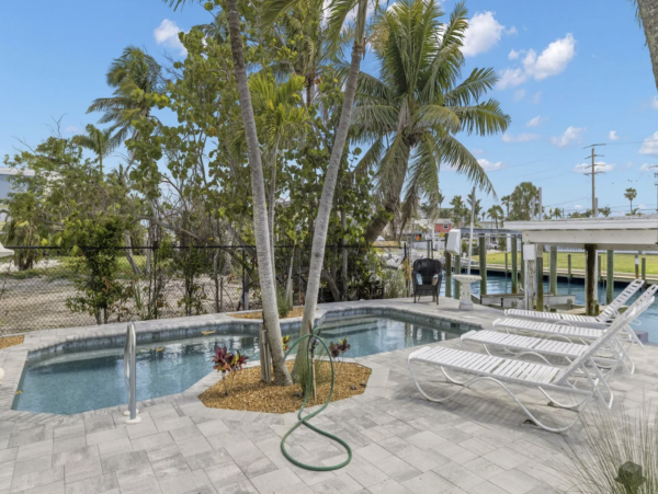 Fort Myers Home 1072788