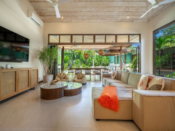 Five Bedrooms Home In Tamarindo Beach Town