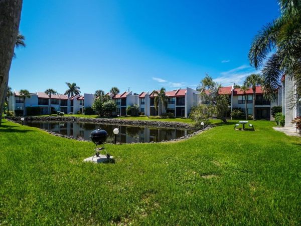 Bradenton Beach Charming One Bedroom Vacation Condo