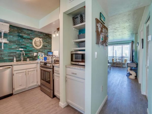 Bradenton Beach Charming One Bedroom Vacation Condo