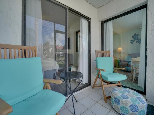 Bradenton Beach Charming One Bedroom Vacation Condo