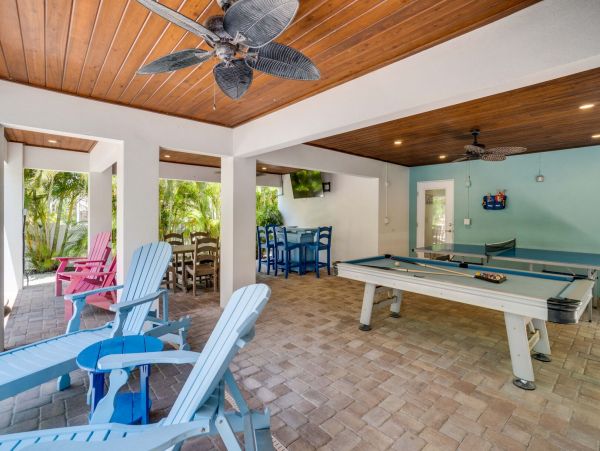 Bradenton Beach 4 Bedroom Vacation Getaway Pool &. Sleeps 12