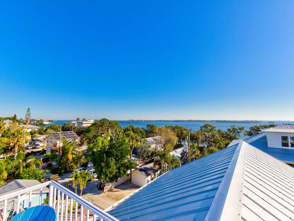 Bradenton Beach 4 Bedroom Vacation Getaway Pool &. Sleeps 12