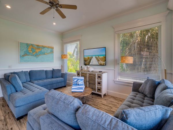 Bradenton Beach 4 Bedroom Vacation Getaway Pool &. Sleeps 12