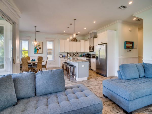 Bradenton Beach 4 Bedroom Vacation Getaway Pool &. Sleeps 12