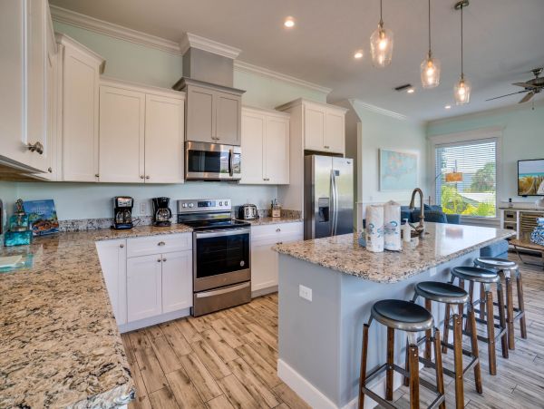 Bradenton Beach 4 Bedroom Vacation Getaway Pool &. Sleeps 12