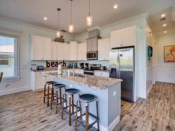 Bradenton Beach 4 Bedroom Vacation Getaway Pool &. Sleeps 12