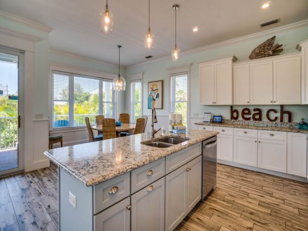 Bradenton Beach 4 Bedroom Vacation Getaway Pool &. Sleeps 12