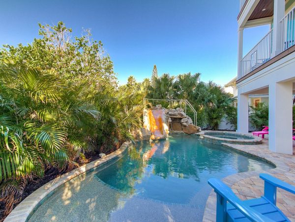 Bradenton Beach 4 Bedroom Vacation Getaway Pool &. Sleeps 12