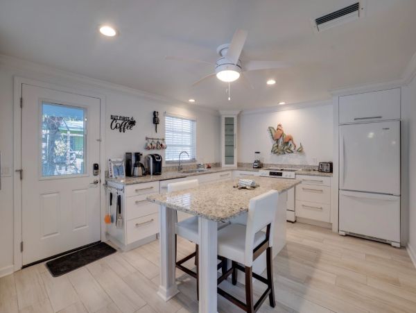Holmes Beach Vacation Rental with Heated Pool - Anna Maria Island Coastal Escape