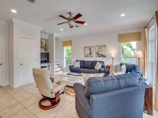 Holmes Beach Vacation Home Two Bedrooms Short Walk to Beach