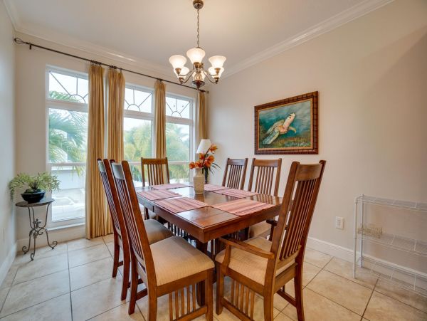 Holmes Beach Vacation Home Two Bedrooms Short Walk to Beach
