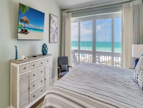 Exclusive Beach Front Condo 2 bedrooms 2,5 bathrooms