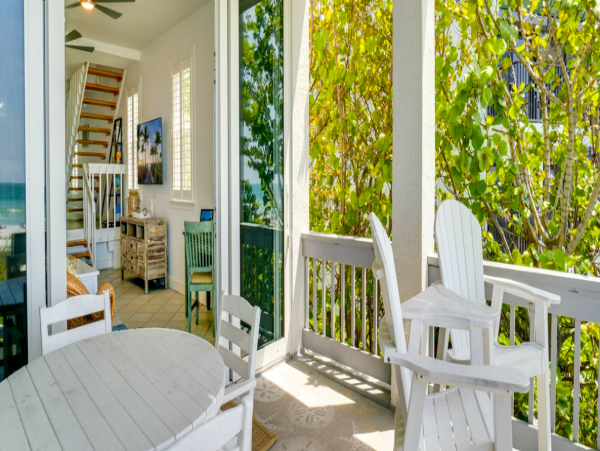 Exclusive Beach Front Condo 2 bedrooms 2,5 bathrooms