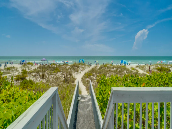 Exclusive Beach Front Condo 2 bedrooms 2,5 bathrooms