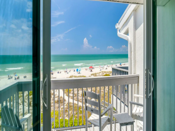 Exclusive Beach Front Condo 2 bedrooms 2,5 bathrooms